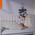 <tc>Móvil de cuna para recién nacidos en blanco y negro</tc>